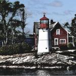 Crossover Island Light